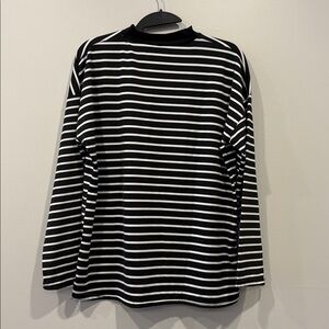 White & black Stripes Long Sleeves